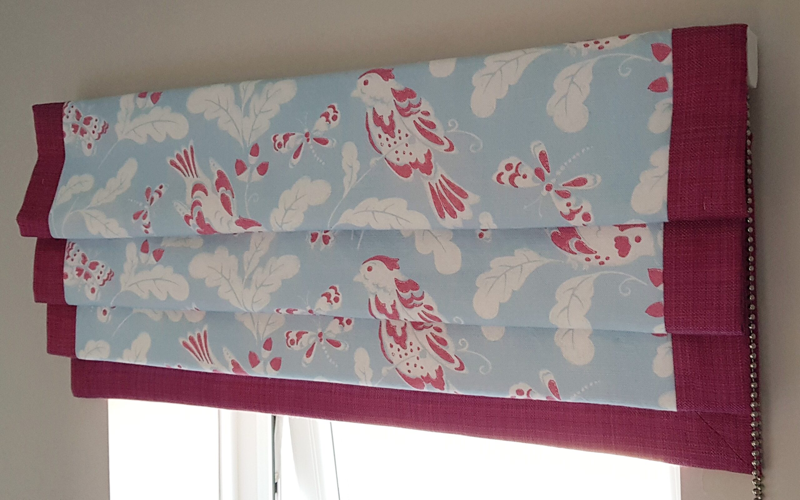 Blinds Cascade with border