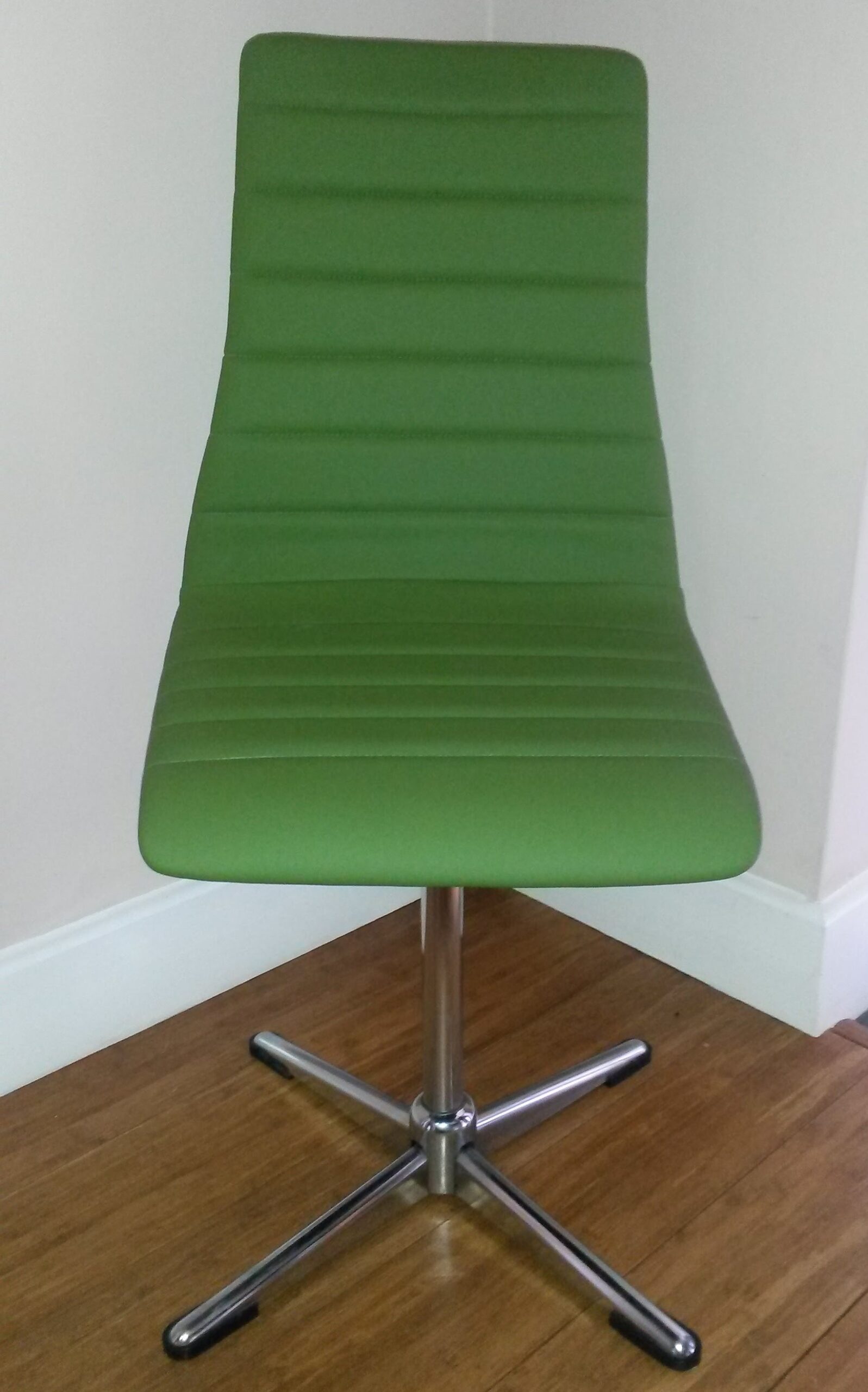 Modern Chair Vertical lines