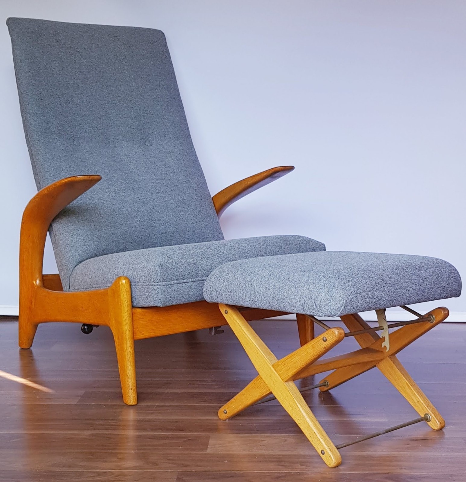 Modern Chair with adjustable stool